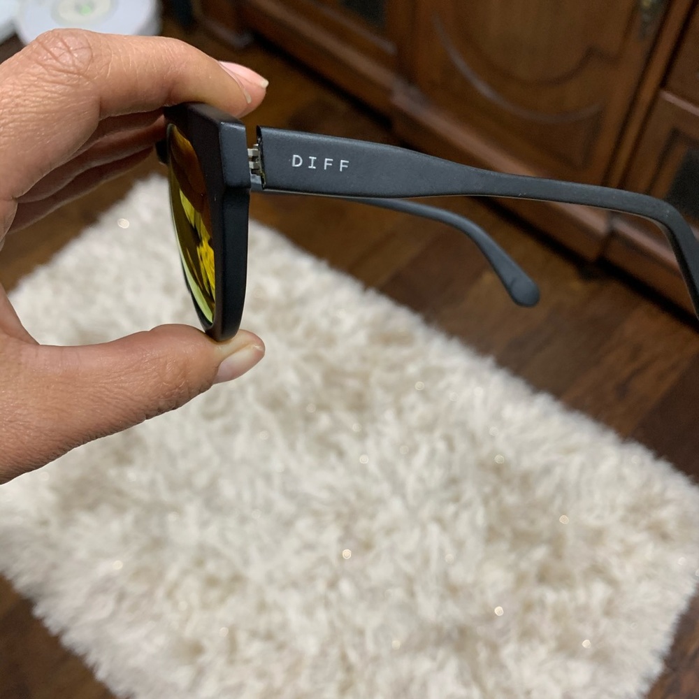 Diff Sunglasses - image 7